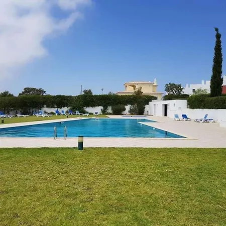 Semesterbostad Crastos Pool & House